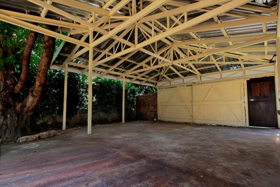 To Let 3 Bedroom Property for Rent in Flamwood North West